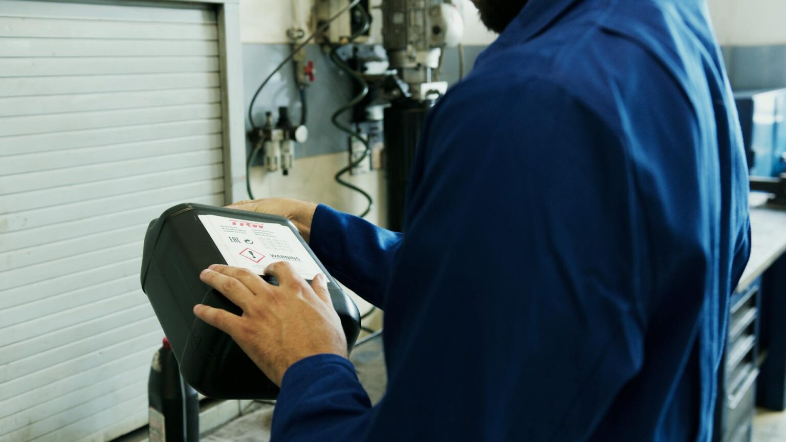 Nowe formuły Loctite 243 i 270: bezpieczniejsze zabezpieczanie gwintów